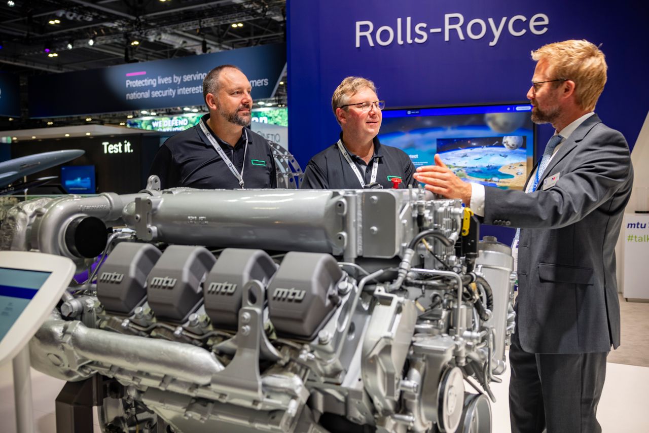 Rolls-Royce showcases cutting-edge engine technology at DSEI 2025.
