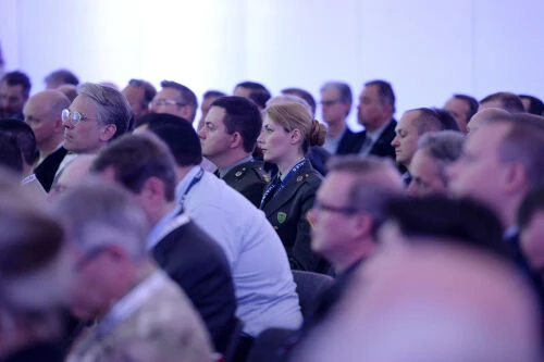 Participants discussing at DSEI Germany 2027
